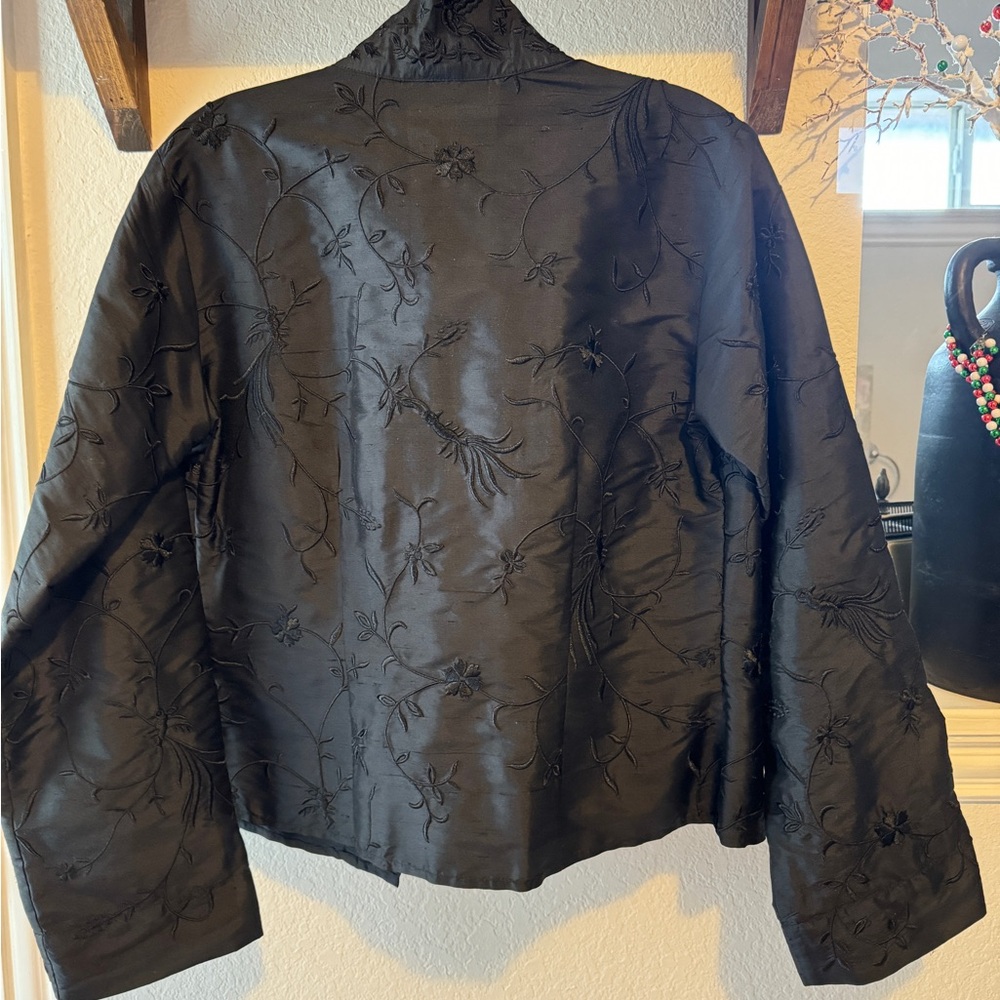 Lord & Taylor Blazer 100 % Silk Embroidered Size S/M - Picture 9 of 11